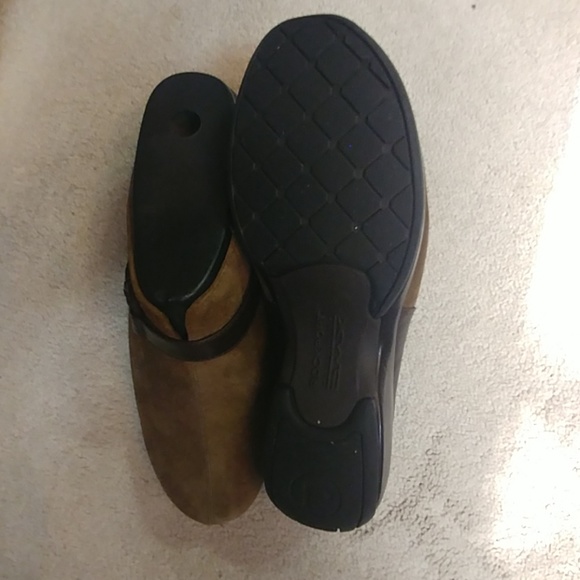 Shoes - Picture 3 of 3